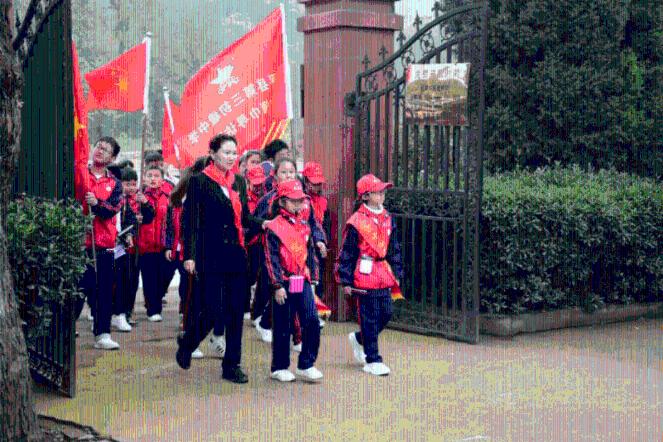 《18岁可以长高吗？——一个令你惊讶的冷知识分享平台》